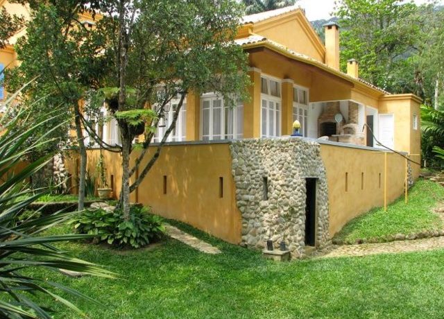 2007 Casa Praia Fundos e churrasqueira