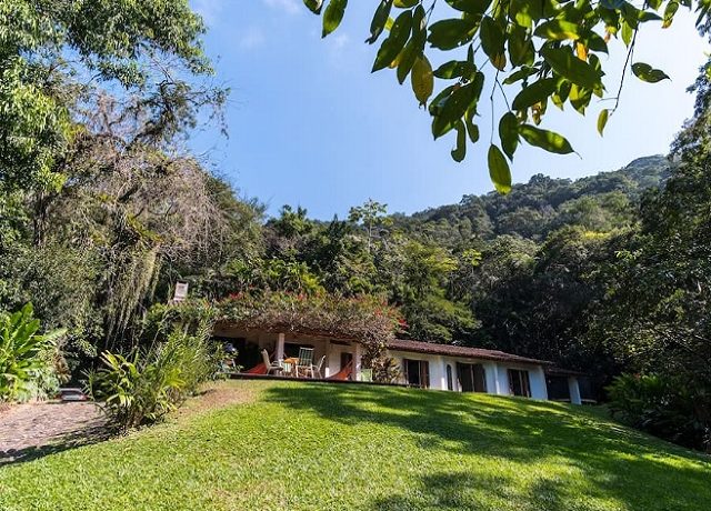 jardim, deck e rampa